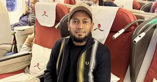 সৌদি থেকে দেশে ফিরেছেন মুশফিক